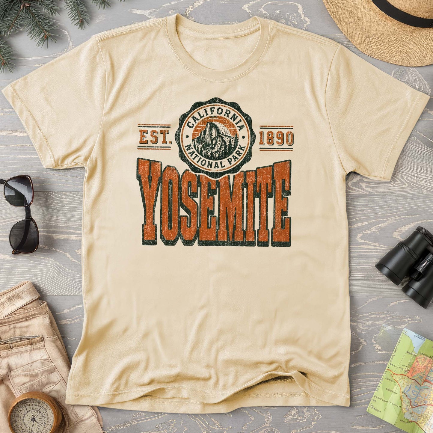Yosemite Retro Scoop T-Shirt - Yosemite_Retro_Varisty_V01