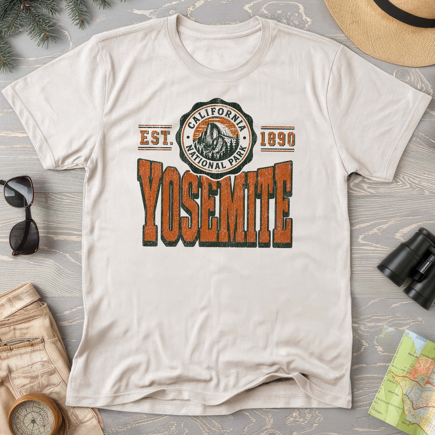 Yosemite Retro Scoop T-Shirt - Yosemite_Retro_Varisty_V01